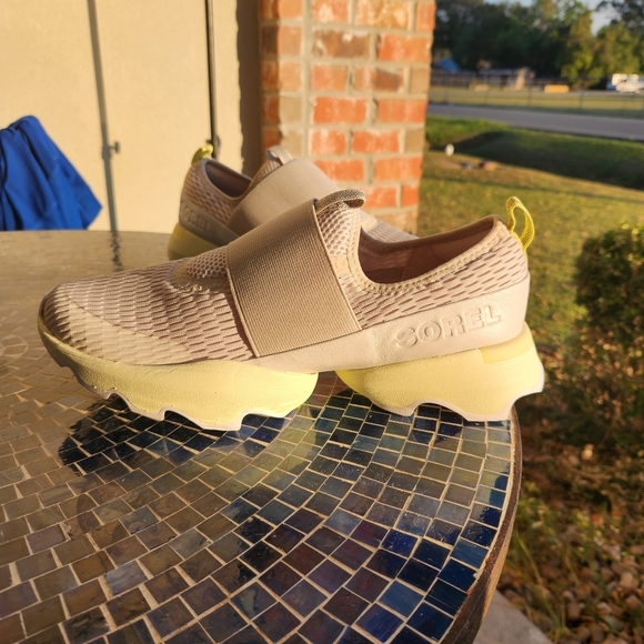 SOREL Kinetic Impact Strap Size 10 Sneaker Dark Stone Bolt - Picture 3 of 5